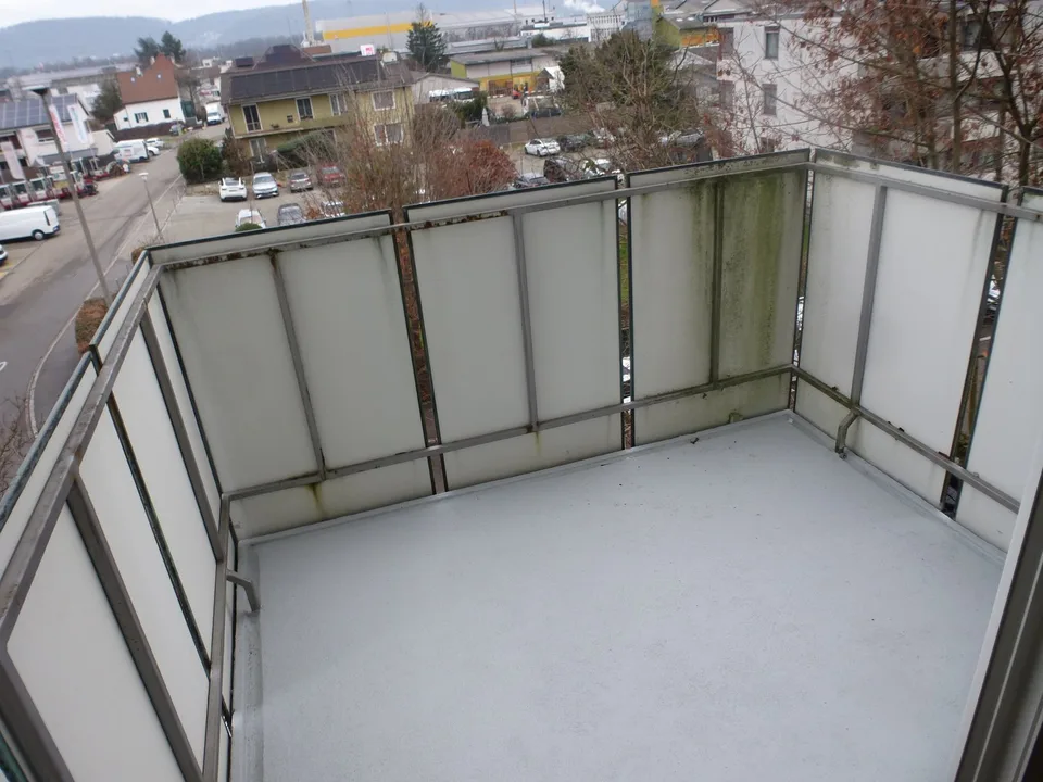 Bright spacious 3.5-room apartment with balcony – photo 9 of 10