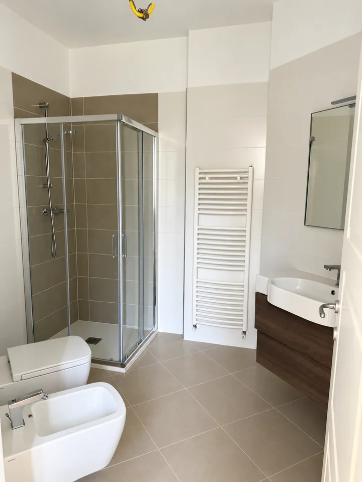 Magliaso – Exklusives 3,5-Zimmer-Apartment im letzten Stock mit direktem Zugang über Aufzug – Foto 12 von 16