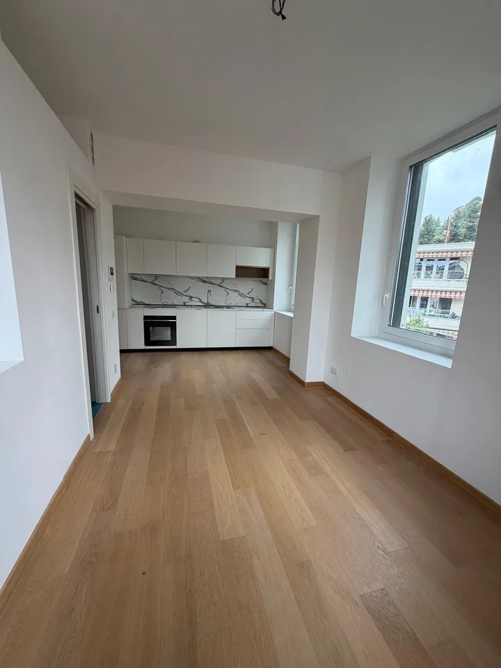 Magliaso – Exklusives 3,5-Zimmer-Apartment im letzten Stock mit direktem Zugang über Aufzug – Foto 11 von 16