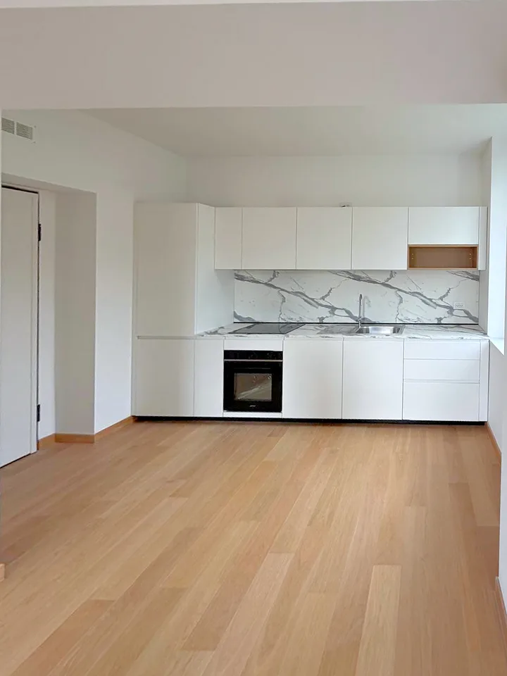 Magliaso – Exklusives 3,5-Zimmer-Apartment im letzten Stock mit direktem Zugang über Aufzug – Foto 2 von 16