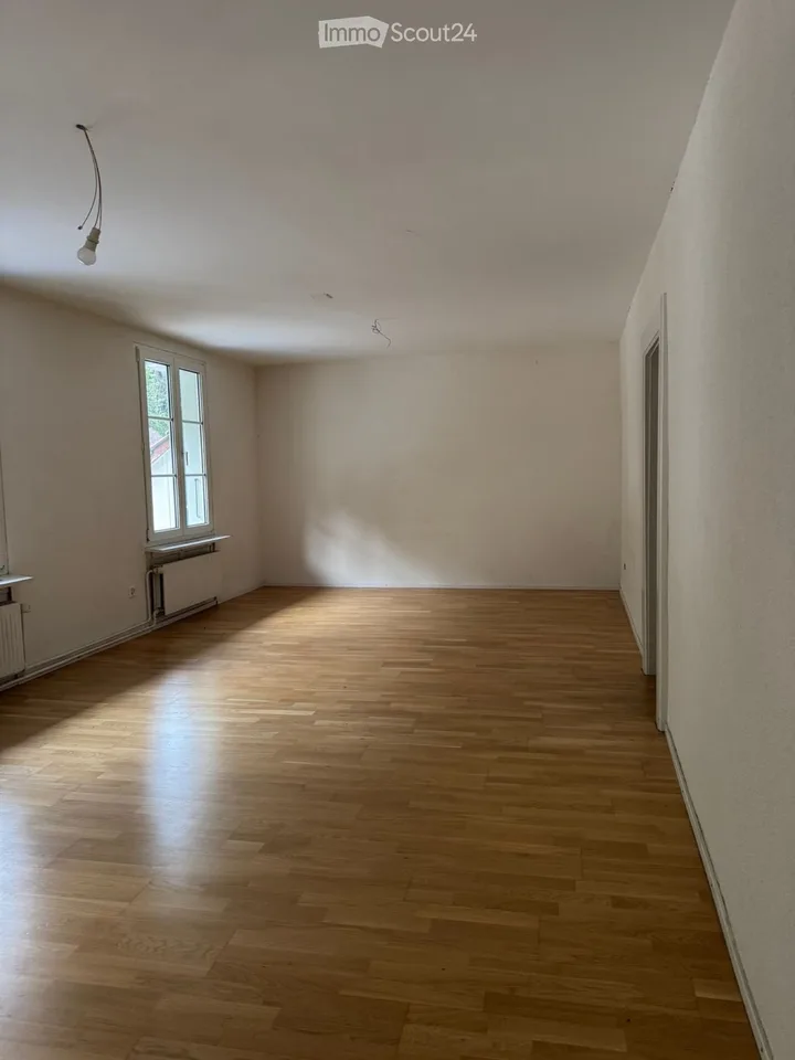 Grosszügige, 3.5-Zimmer-Wohnung in Hölstein – Foto 2 von 5