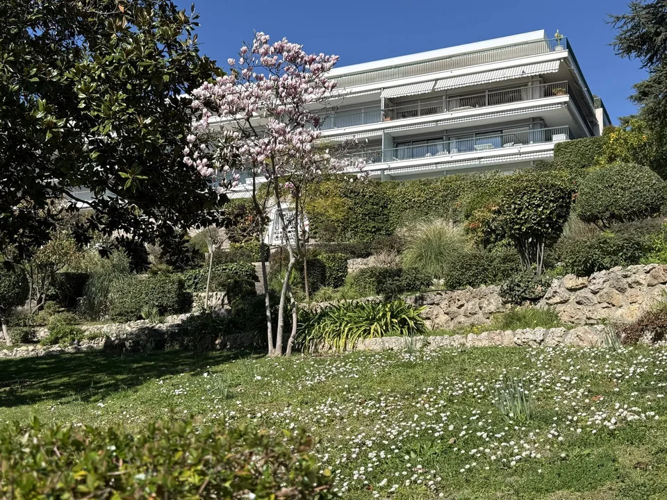 Luxuriöse Gartenebene in La Croix des Gardes – Foto 13 von 13