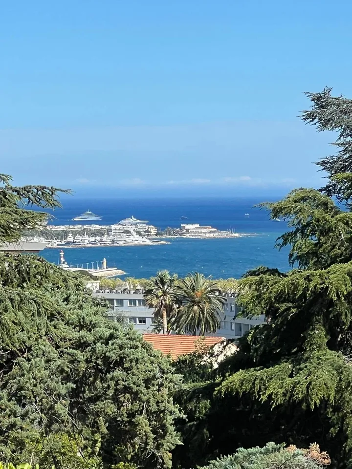 Luxuriöse Gartenebene in La Croix des Gardes – Foto 3 von 13