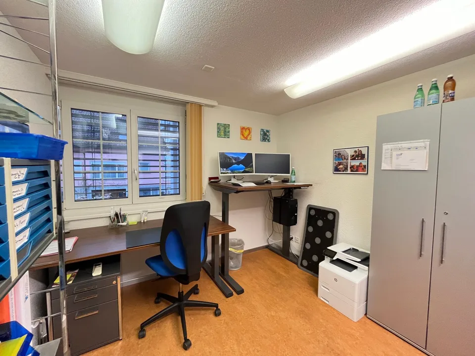 Espace commercial polyvalent avec cœur - dans un emplacement central à Tuggen – photo 10 sur 11