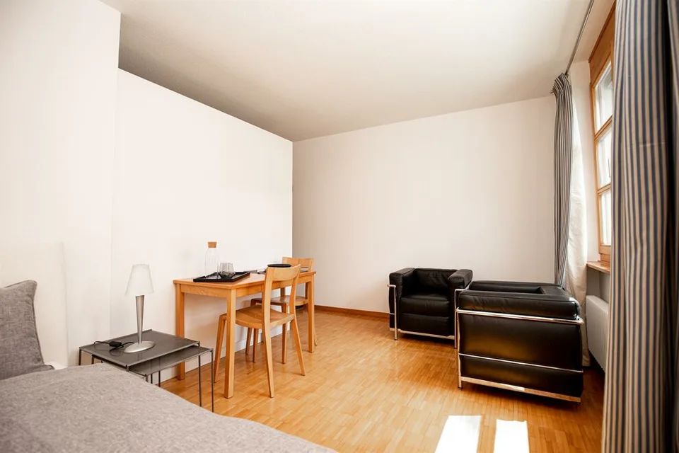 Möbliertes Studio an bester Zentrumslage in Lenzerheide – Foto 3 von 7