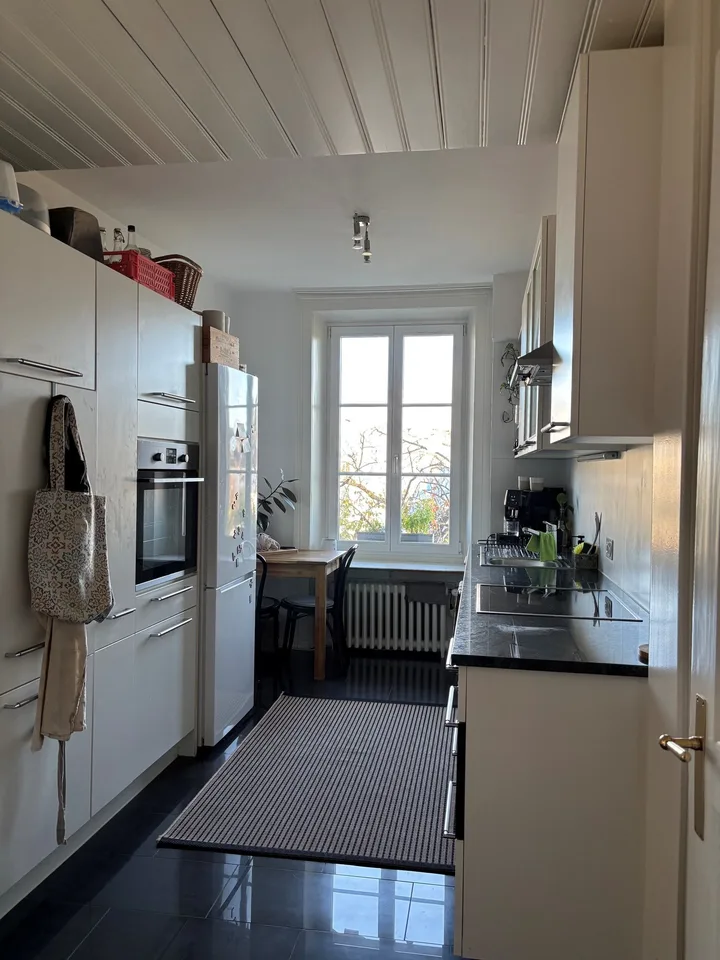 5-room apartment in the village center – photo 3 of 18