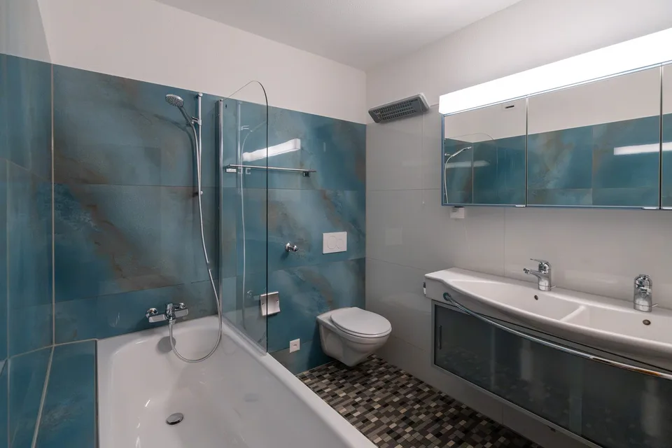 Espace pour la famille – 5,5 pièces avec balcon et jardin d'hiver sur 146m2 – photo 4 sur 10
