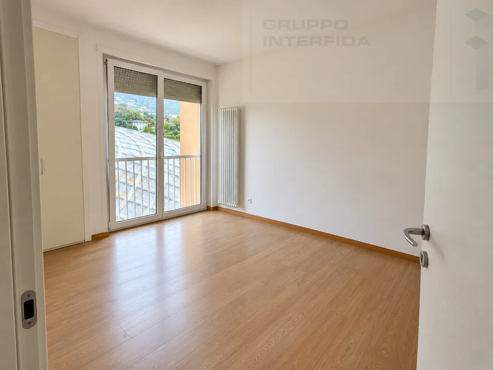 4,5 Zimmer mit Balkon in zentraler Lage – Foto 4 von 8