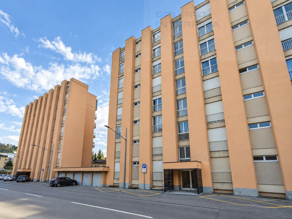 4,5 Zimmer mit Balkon in zentraler Lage – Foto 8 von 8