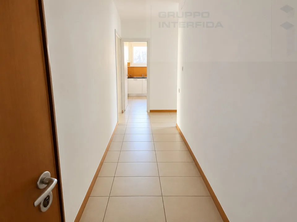 4,5 Zimmer mit Balkon in zentraler Lage – Foto 6 von 8