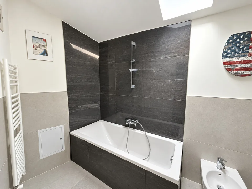 EXCELLENT AFFAIRE - IMMEUBLE À REVENU À MORBIO INFERIORE – photo 6 sur 9