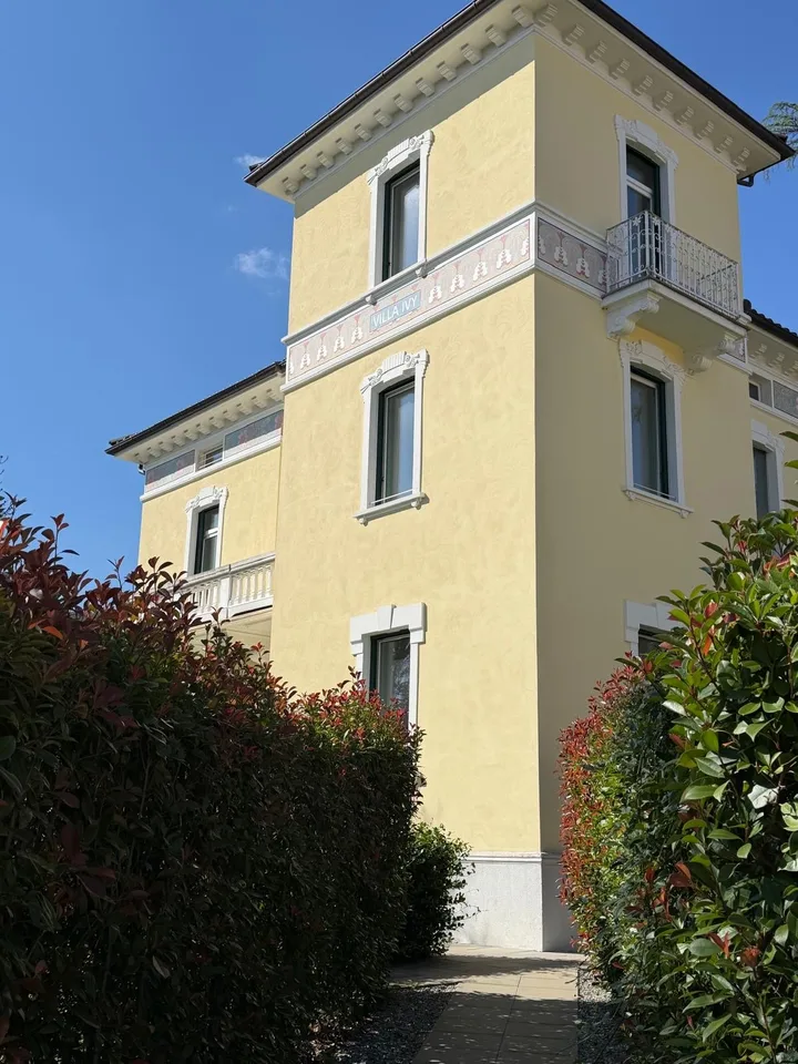 Magliaso – Elegant 3,5 Zimmerwohnung im Grünen mit Balkon und Parkplatz – Foto 9 von 15