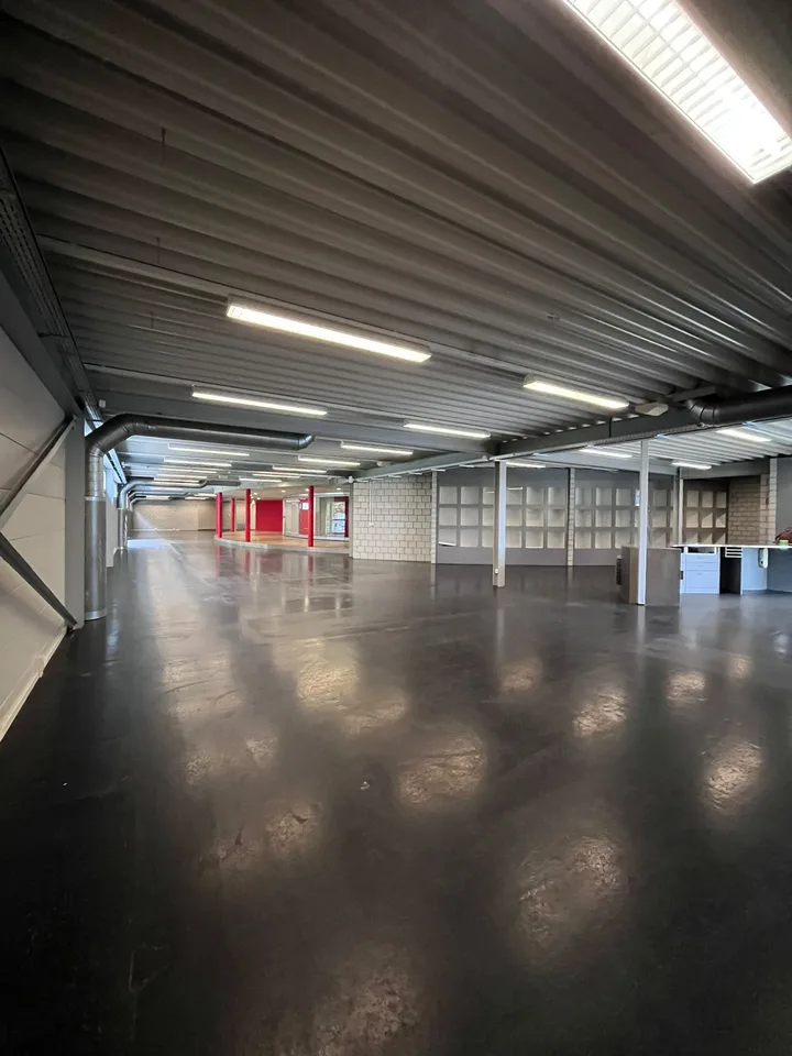 Grosszügiger Gewerberaum in der Industriezone Uetendorf – Foto 22 von 22