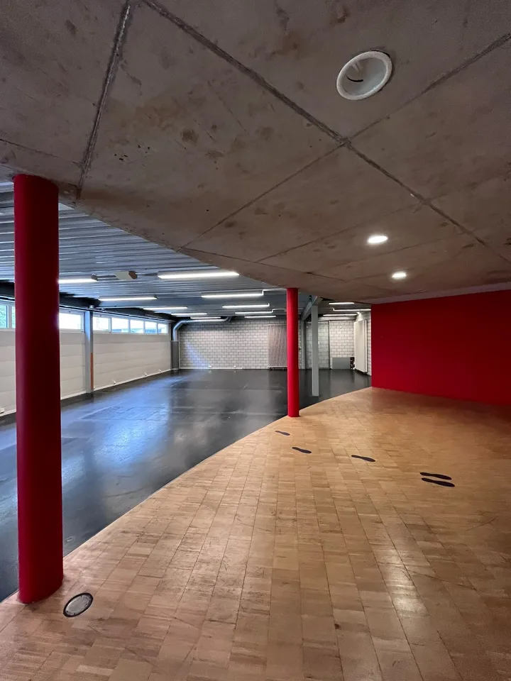 Grosszügiger Gewerberaum in der Industriezone Uetendorf – Foto 13 von 22