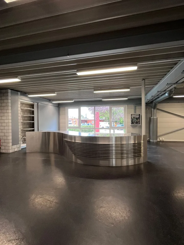 Grosszügiger Gewerberaum in der Industriezone Uetendorf – Foto 7 von 22
