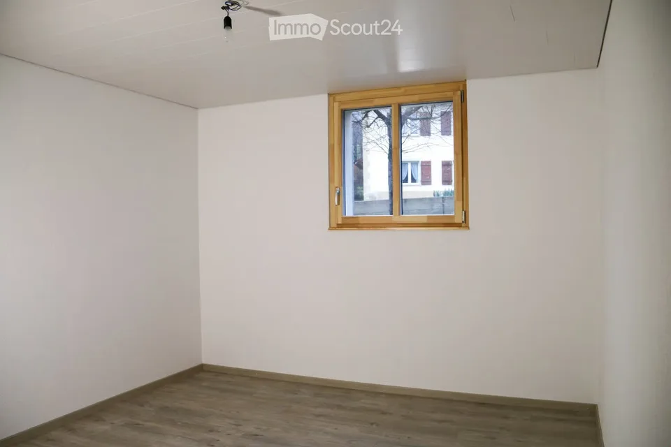 Wohnung mit 2.5 Zimmern (82 m2) im Erdgeschoss – Foto 5 von 5
