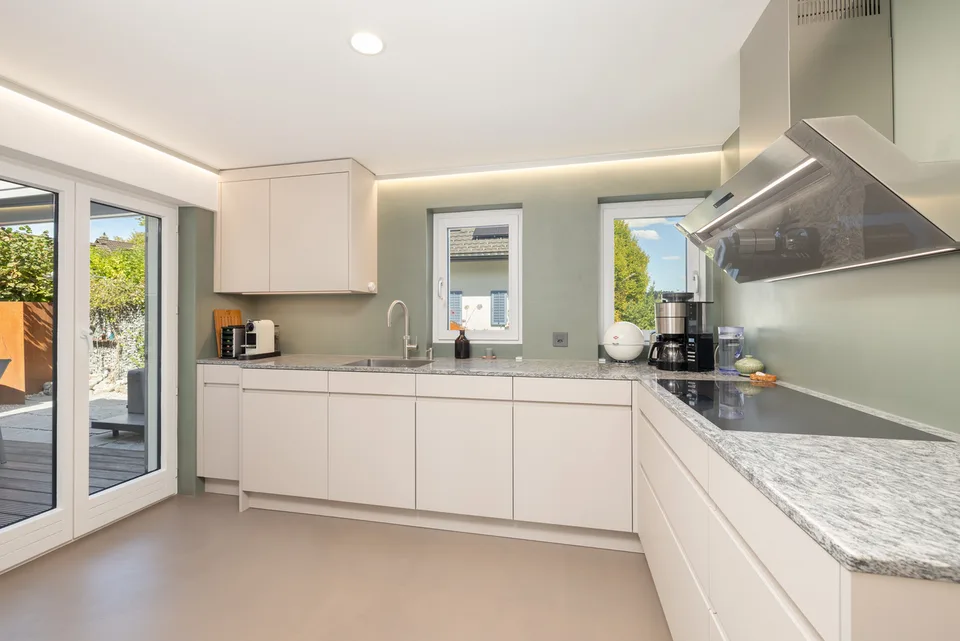 Exklusives Einfamilienhaus mit Pool und Garten – photo 6 sur 13