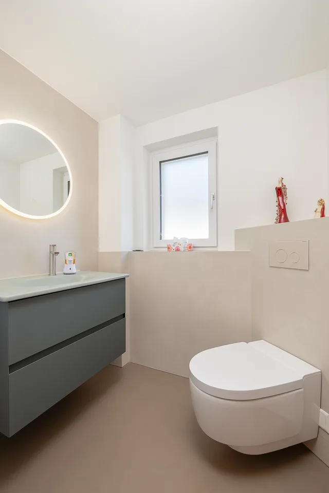 Exklusives Einfamilienhaus mit Pool und Garten – photo 9 sur 13