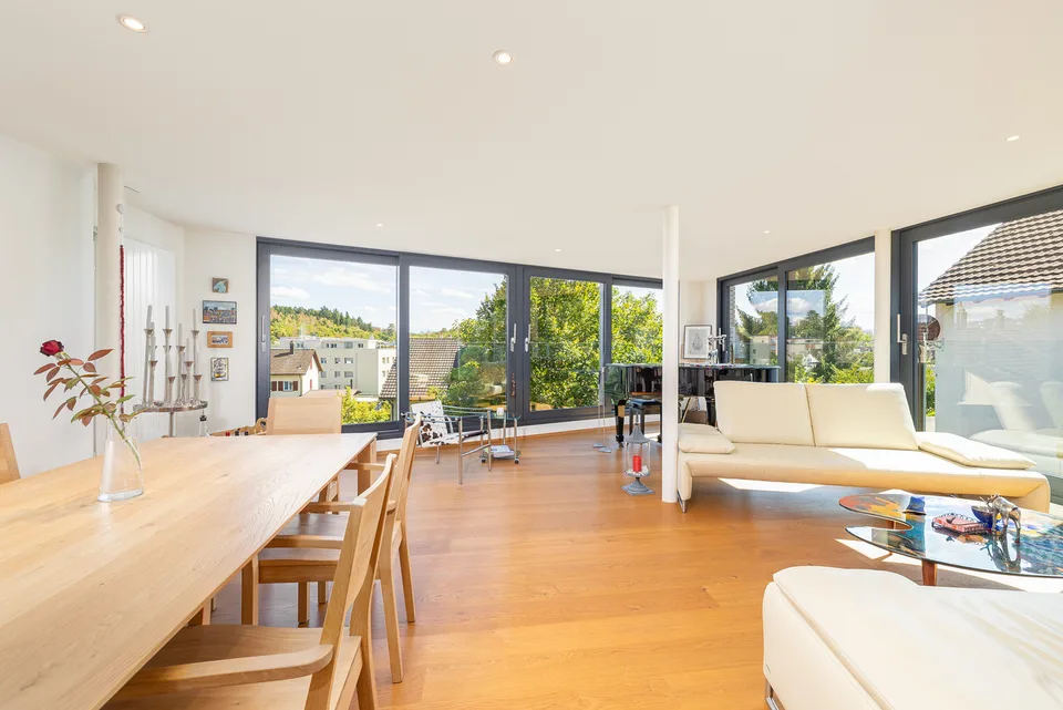 Exklusives Einfamilienhaus mit Pool und Garten – photo 3 sur 13