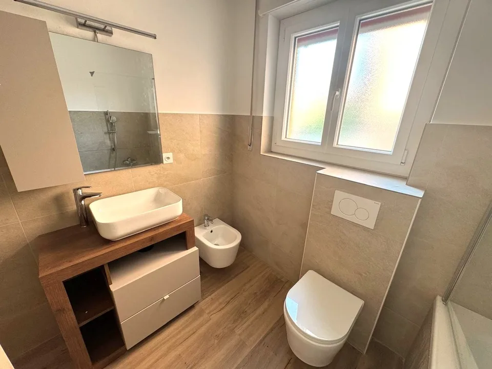 Viganello: appartement de 3,5 pièces rénové avec terrasse – photo 6 sur 7