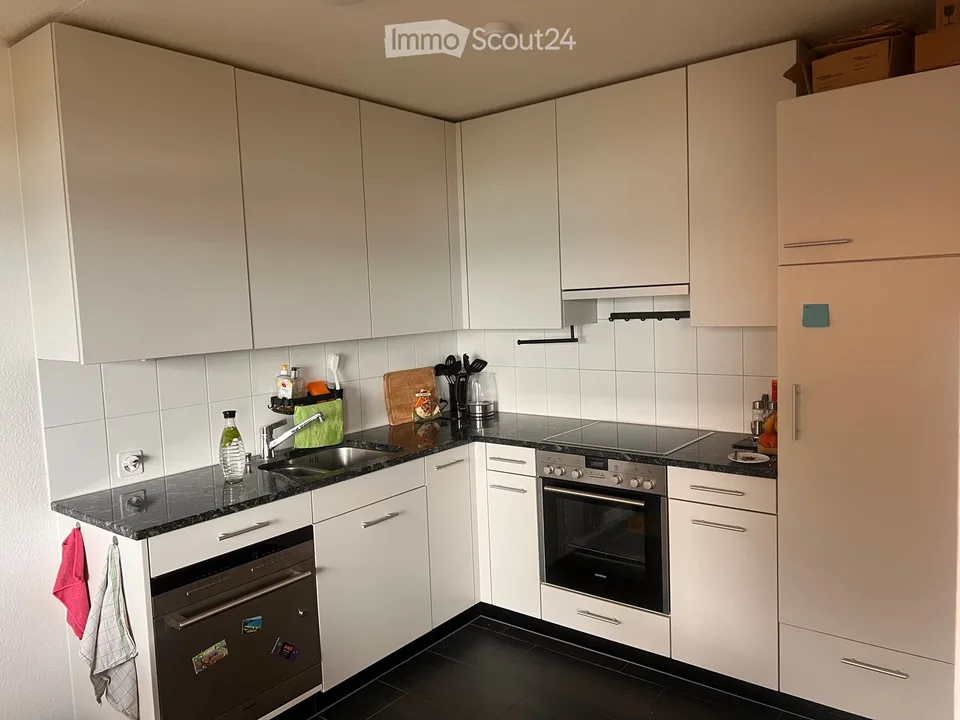 Schöne Wohnung in der Stadt Zug (befristet) – Foto 2 von 3
