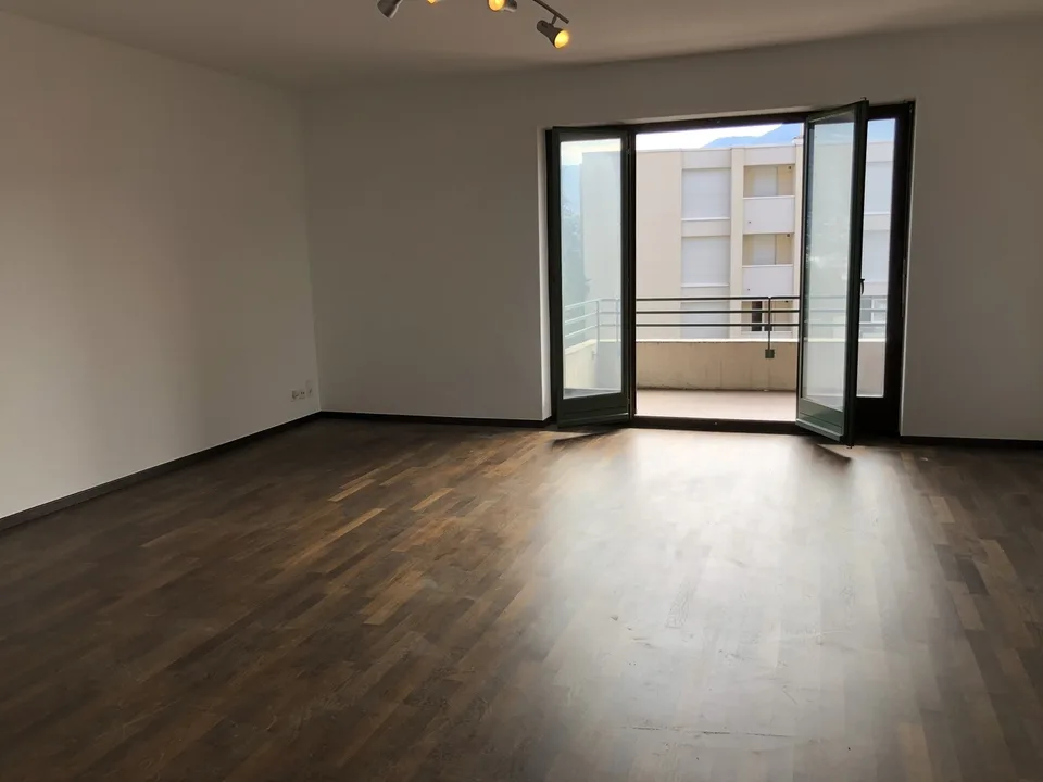 3.5 loc. ZONA CENTRALE VICINO ALLA STAZIONE CON VISTA – photo 2 sur 6