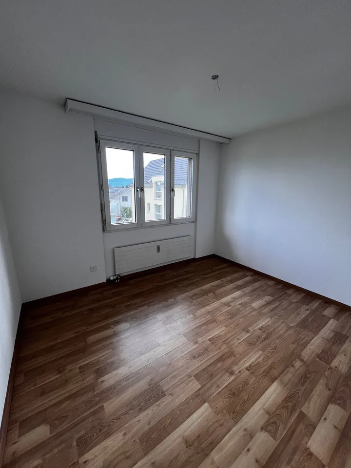 Schöne 4.5 Zimmer Wohnung mit Kamin! – Foto 9 von 10