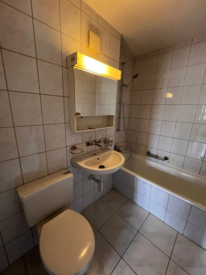 Schöne 4.5 Zimmer Wohnung mit Kamin! – Foto 5 von 10