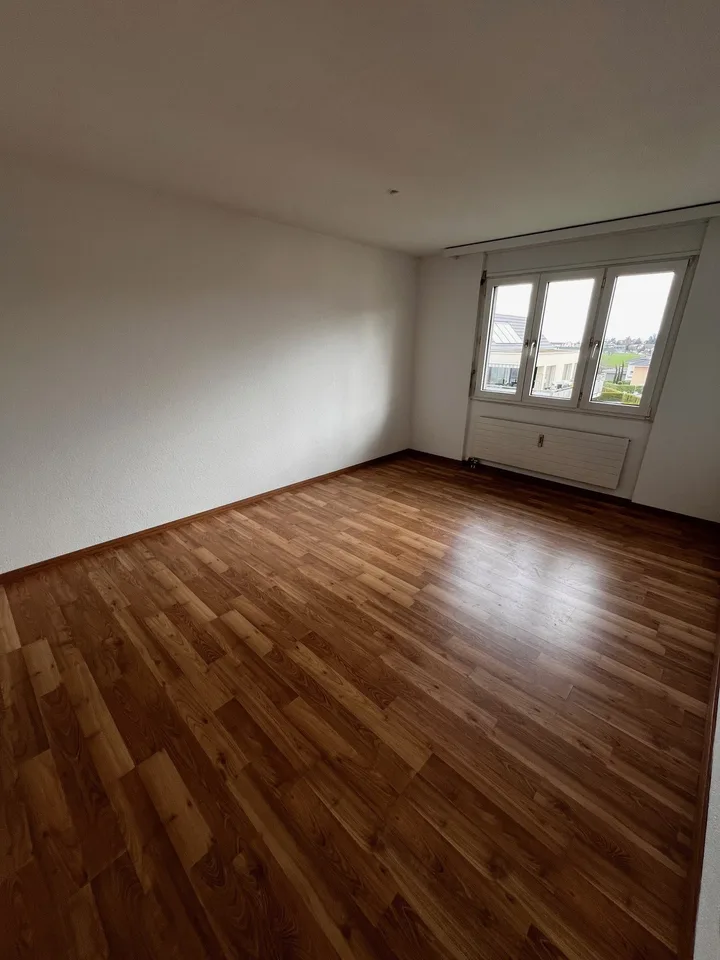 Schöne 4.5 Zimmer Wohnung mit Kamin! – Foto 8 von 10