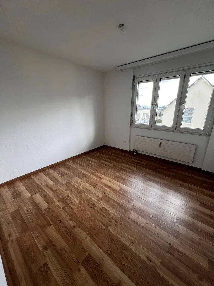 Schöne 4.5 Zimmer Wohnung mit Kamin! – Foto 7 von 10