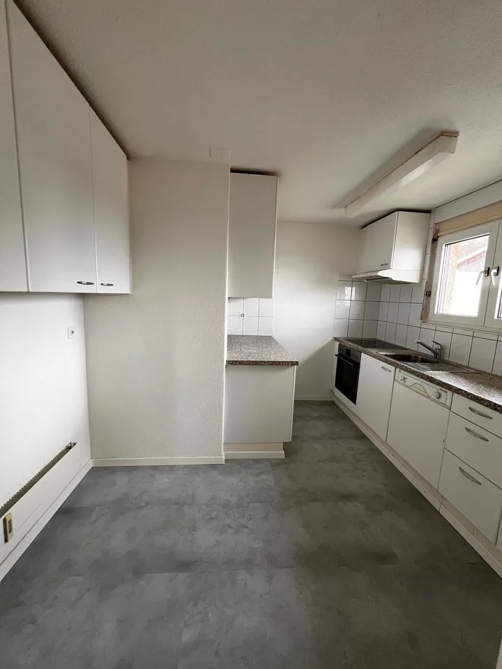Schöne 4.5 Zimmer Wohnung mit Kamin! – Foto 3 von 10