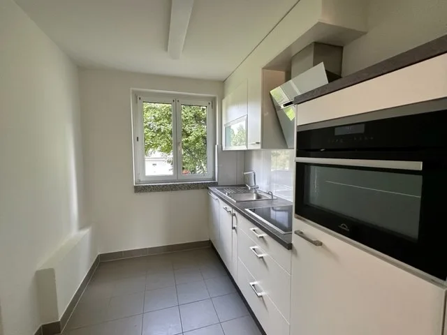 Wunderschöne und zentrale 3.0-Zimmerwohnung mit Gartensitzplatz in St. Gallen – Foto 2 von 10