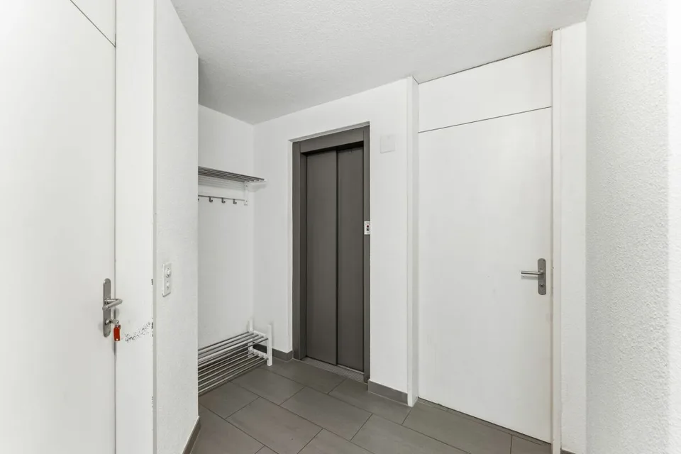 Casa a due famiglie polivalente con potenziale in una zona residenziale molto richiesta di Meggen – foto 7 di 8
