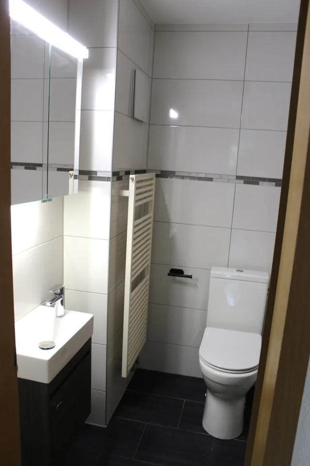 Einzugsbereite und neuwertige 4,5-Zimmer-Wohnung mit Balkon inkl. P in Tiefgarage – Foto 6 von 15