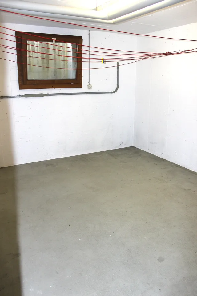 Einzugsbereite und neuwertige 4,5-Zimmer-Wohnung mit Balkon inkl. P in Tiefgarage – Foto 9 von 15