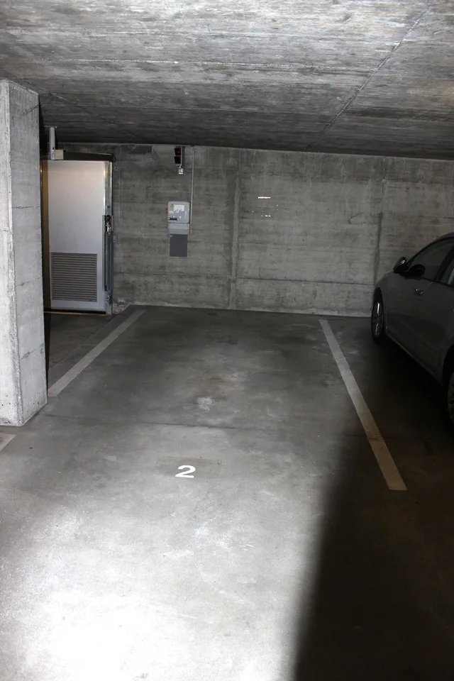Einzugsbereite und neuwertige 4,5-Zimmer-Wohnung mit Balkon inkl. P in Tiefgarage – Foto 11 von 15