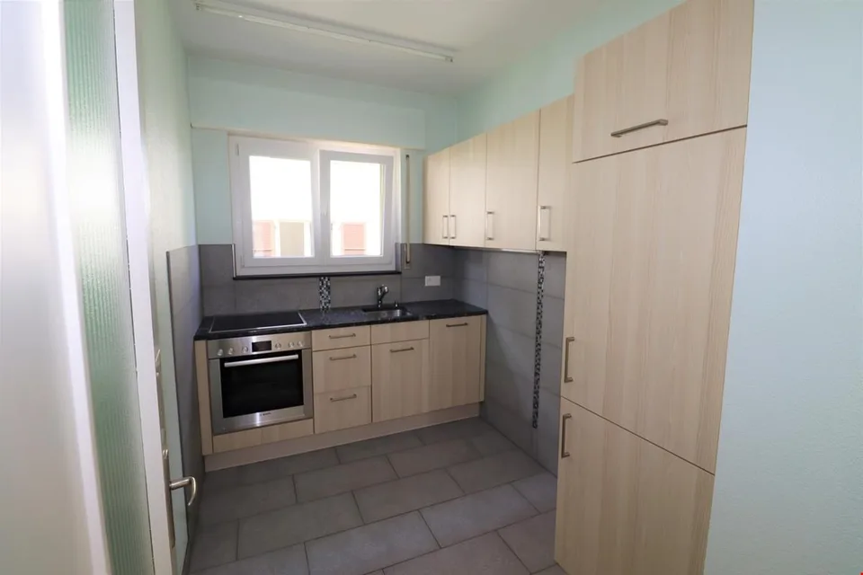 Renovated multi-family house with 4 units and 5% gross return – photo 9 of 17