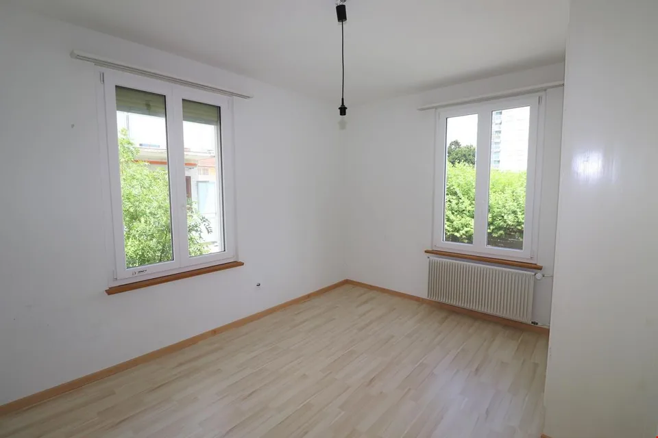 Renovated multi-family house with 4 units and 5% gross return – photo 10 of 17