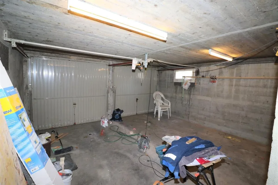 Renovated multi-family house with 4 units and 5% gross return – photo 16 of 17