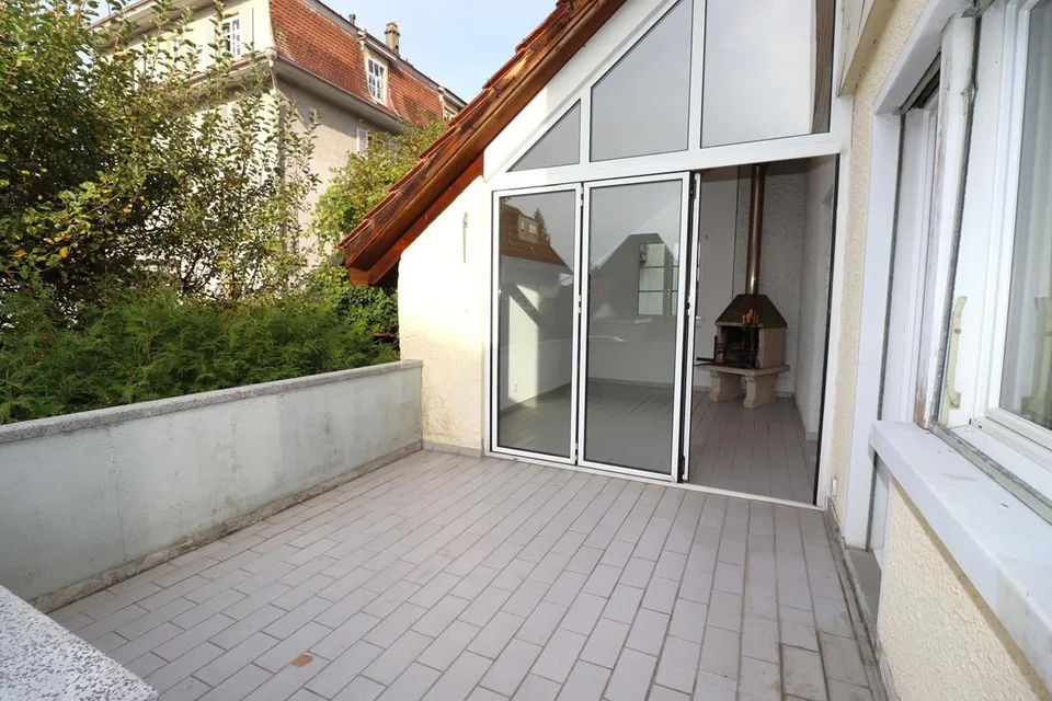 Renovated multi-family house with 4 units and 5% gross return – photo 6 of 17