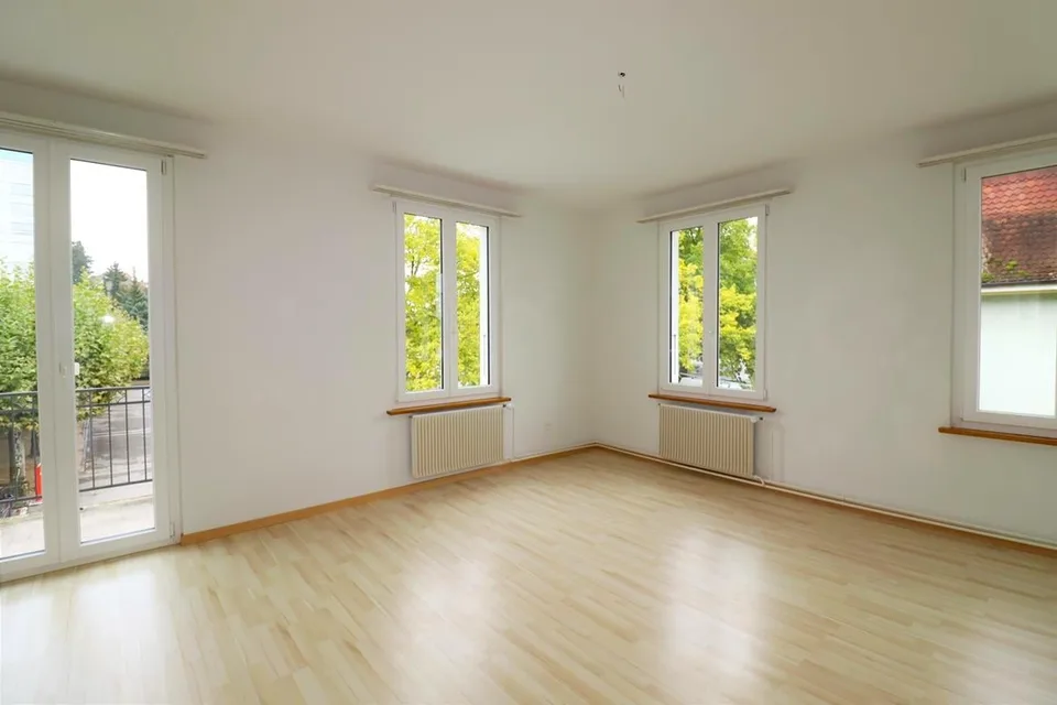 Renovated multi-family house with 4 units and 5% gross return – photo 8 of 17