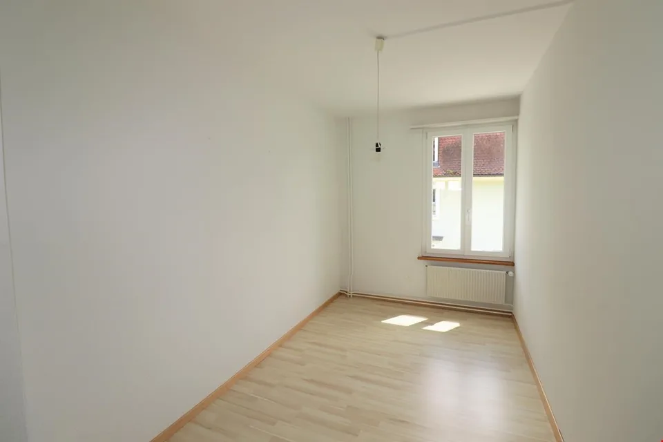 Renovated multi-family house with 4 units and 5% gross return – photo 12 of 17
