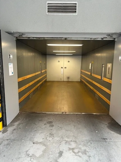 Clara-Quartier - Autoeinstellhallenplatz in geschlossenem Untergeschoss (Autolift) zu vermieten – Foto 2 von 4