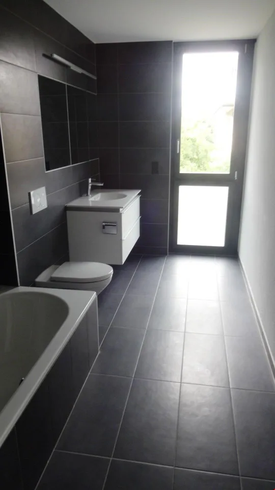 Moderne 4.5-Zimmerwohnung mit grosszügigem Grundriss – Foto 4 von 12