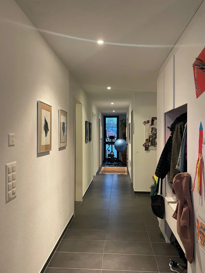 Moderne 4.5-Zimmerwohnung mit grosszügigem Grundriss – Foto 7 von 12