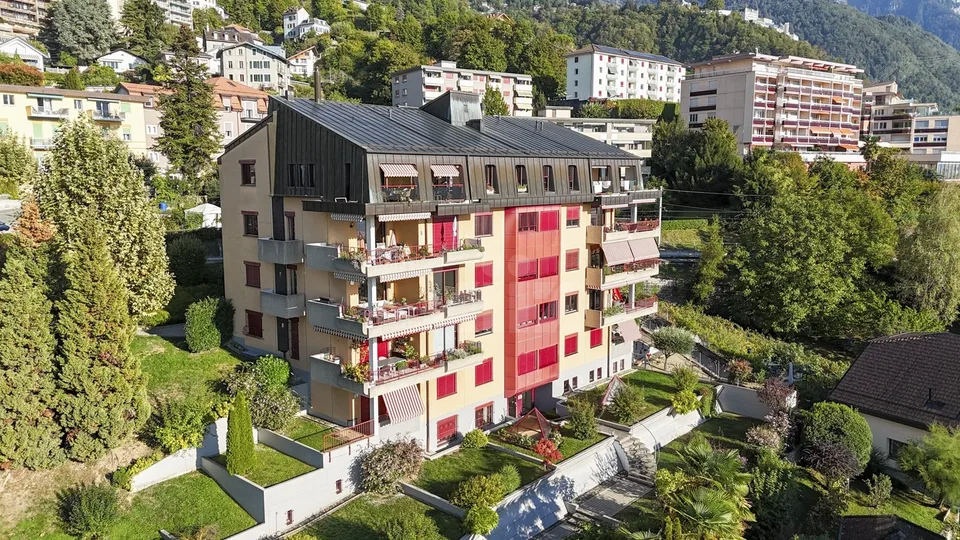 Schönes renoviertes Apartment mit Balkon und Panoramablick – Foto 12 von 13