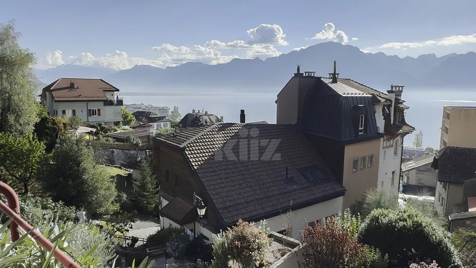Schönes renoviertes Apartment mit Balkon und Panoramablick – Foto 4 von 13