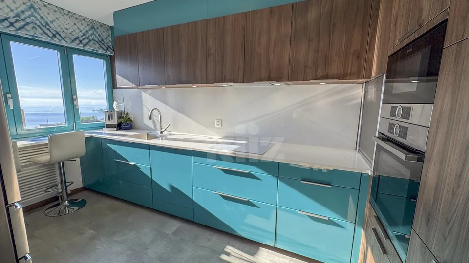 Schönes renoviertes Apartment mit Balkon und Panoramablick – Foto 6 von 13