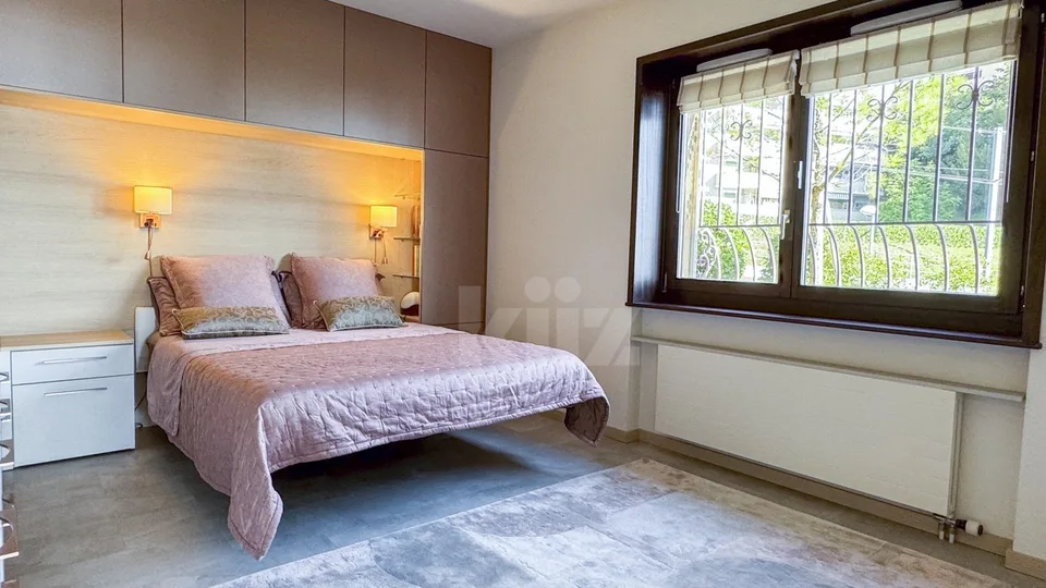 Schönes renoviertes Apartment mit Balkon und Panoramablick – Foto 10 von 13