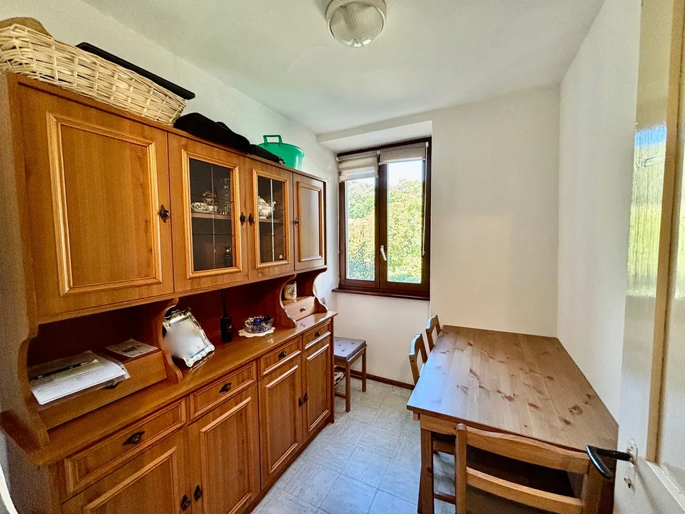 Historisches Haus mit Garten + Stall zur Renovierung + Garage in Breno – Foto 7 von 9